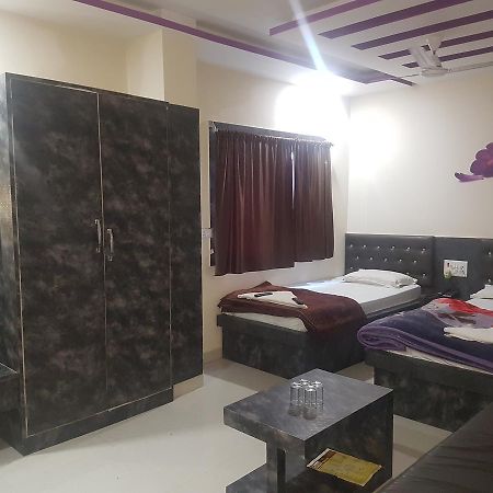 Hotel Grand Palace Gaya Buitenkant foto