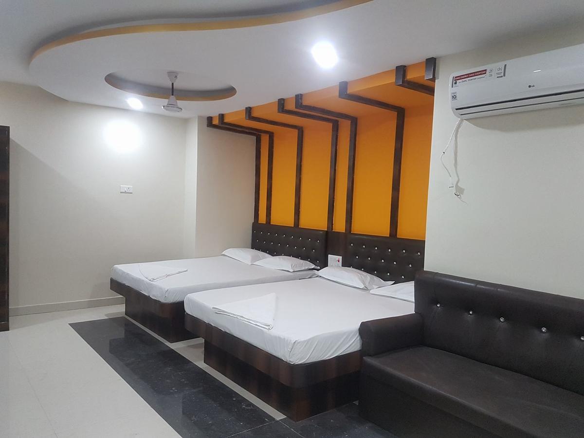 Hotel Grand Palace Gaya Buitenkant foto