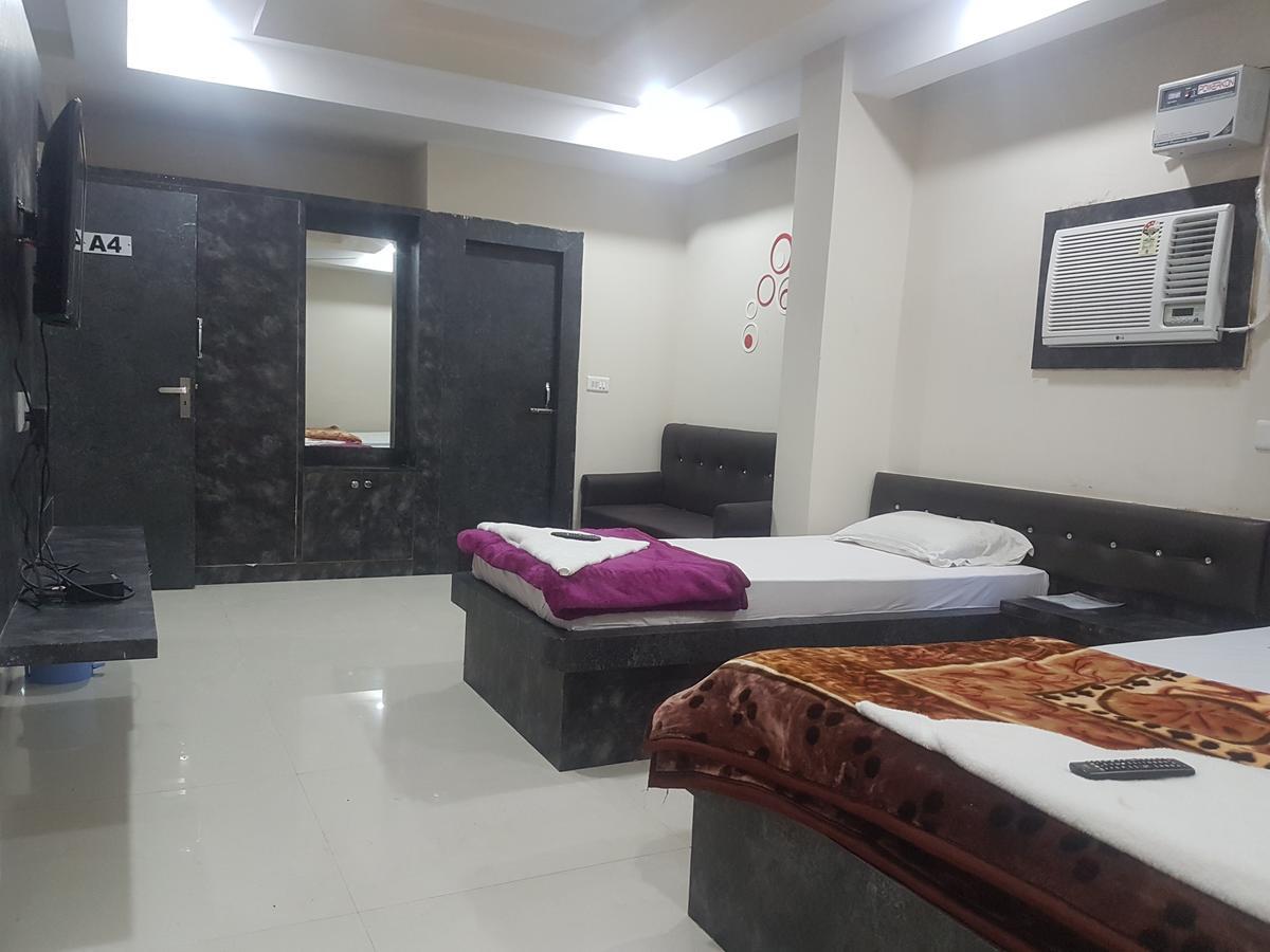 Hotel Grand Palace Gaya Buitenkant foto