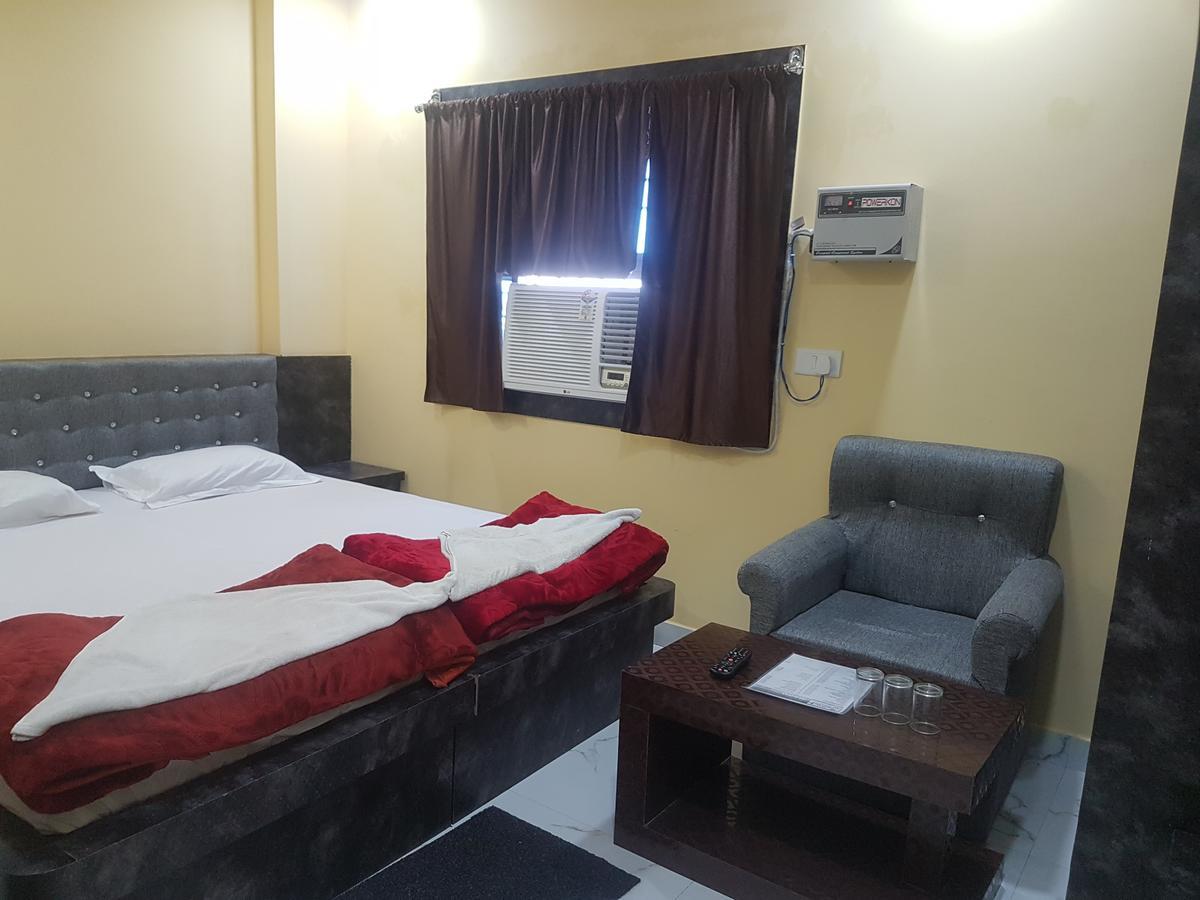 Hotel Grand Palace Gaya Buitenkant foto