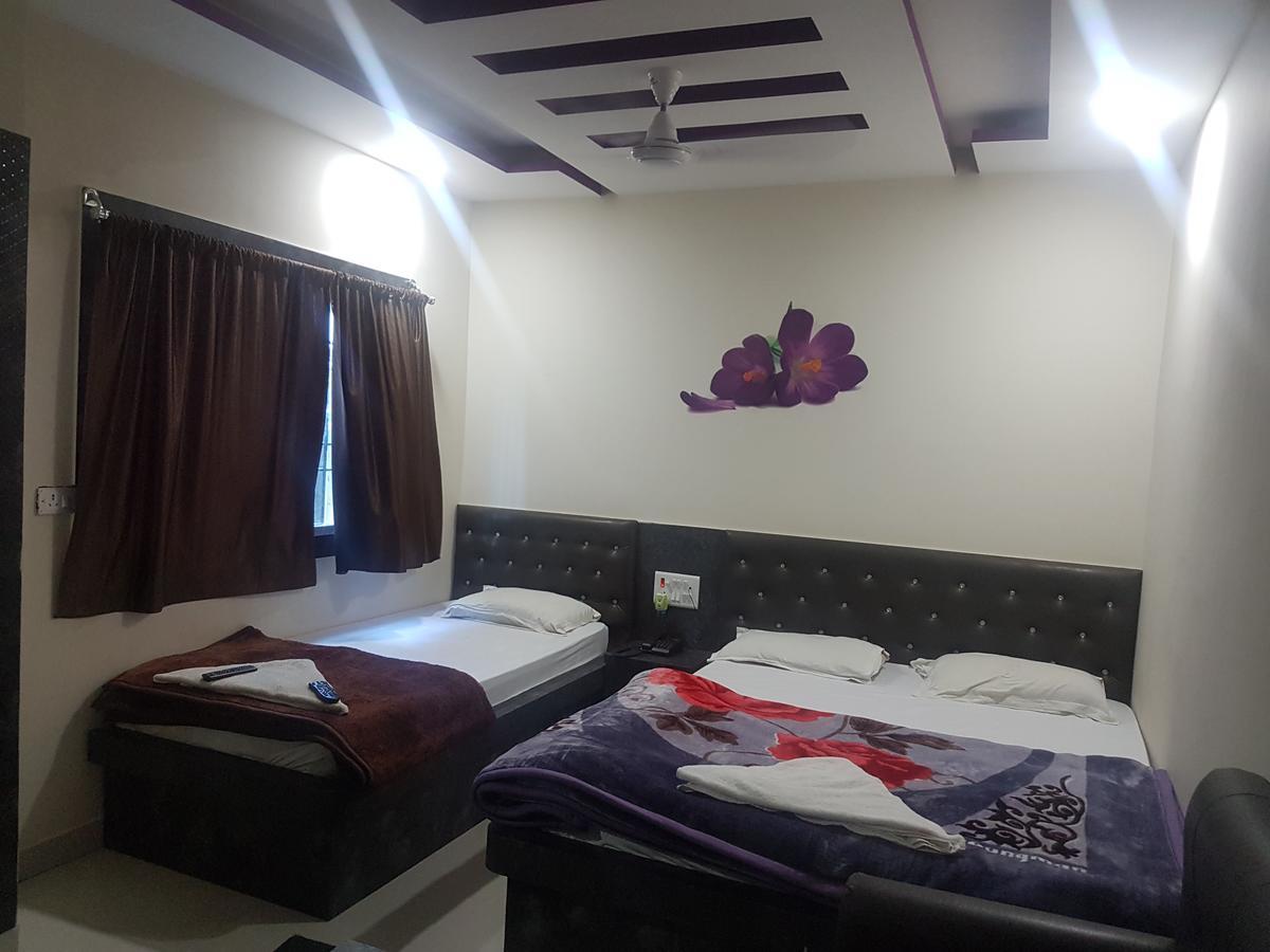 Hotel Grand Palace Gaya Buitenkant foto