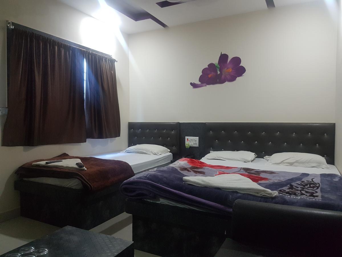 Hotel Grand Palace Gaya Buitenkant foto