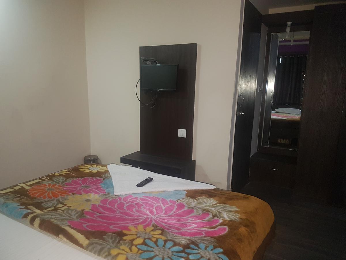 Hotel Grand Palace Gaya Buitenkant foto