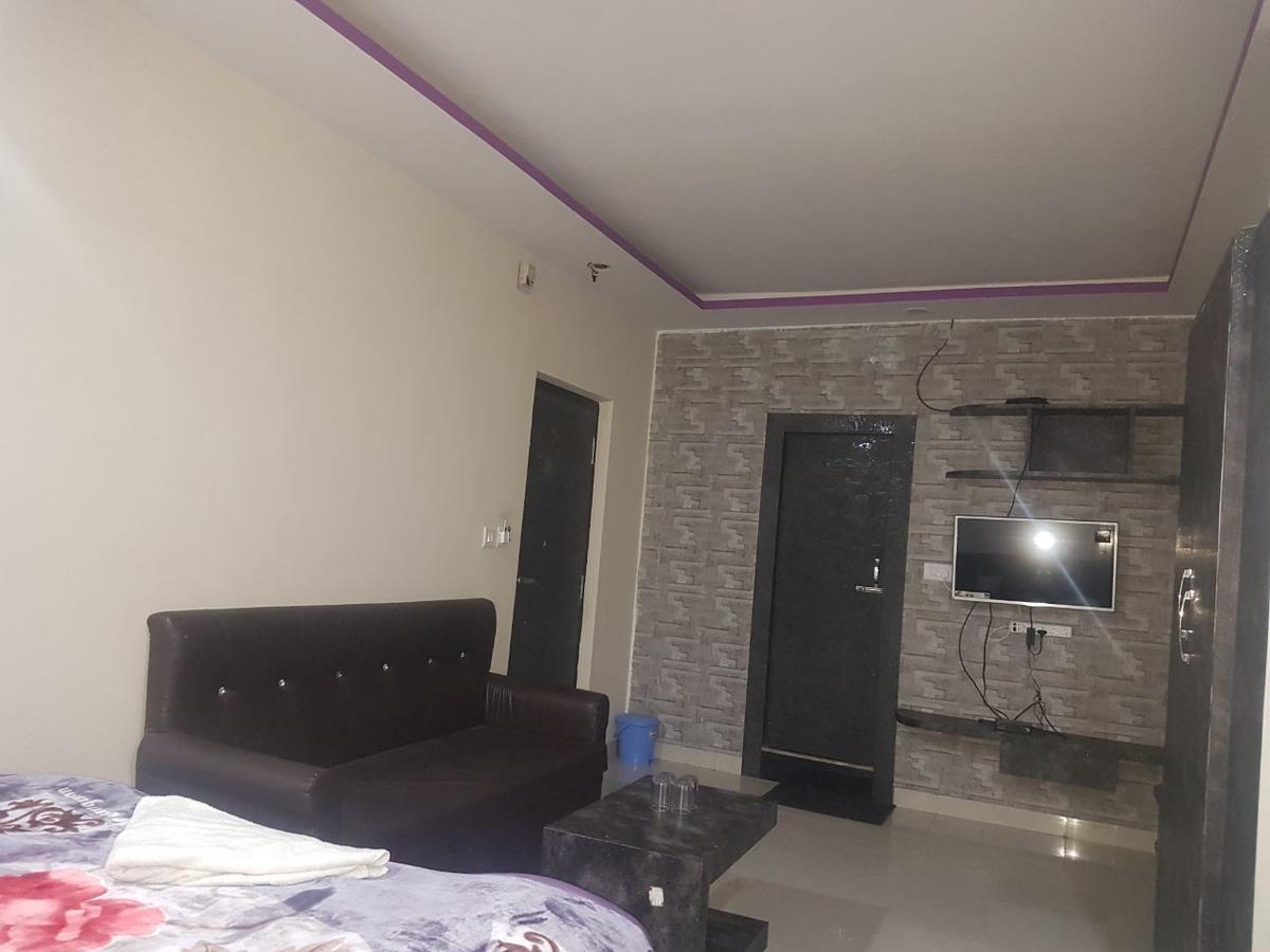 Hotel Grand Palace Gaya Buitenkant foto